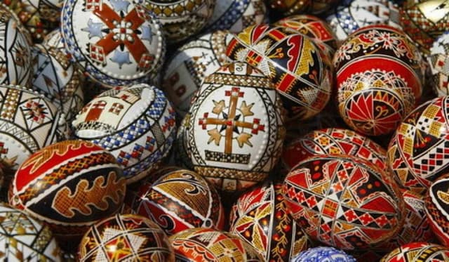 Վաճառվում են Զատիկի գեղեցիկ ապրանքներ՝ գունեղ ձու, զարդեր և նվերներ, Երևանում!