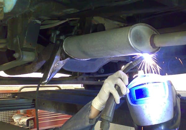 Մեքենաների խլացուցիչների պրոֆեսիոնալ վերանորոգում Երևանում՝ բոլոր մոդելների համար!